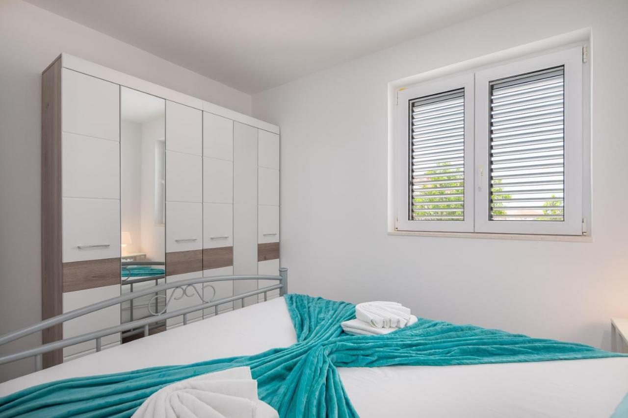 Vila Blanka Apartments Rogoznica  Exteriör bild