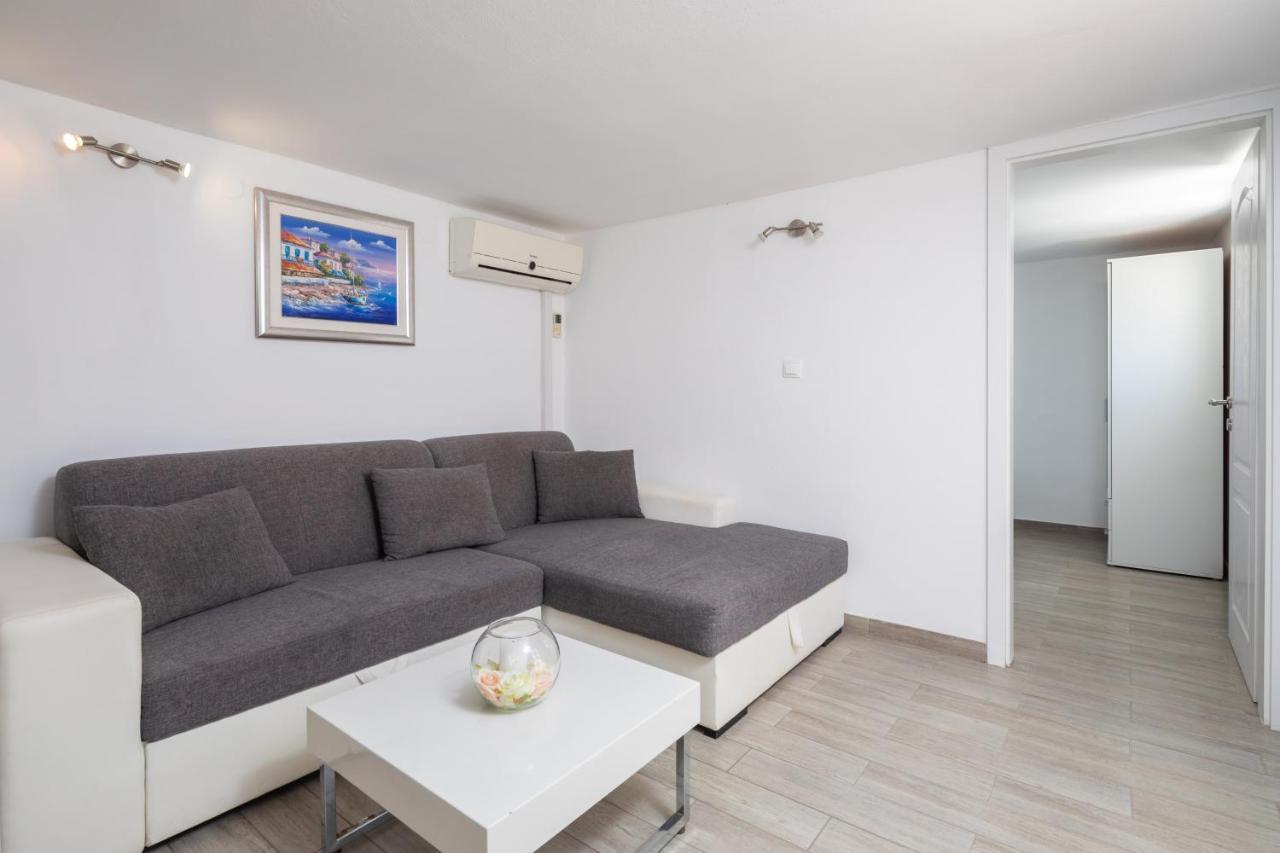 Vila Blanka Apartments Rogoznica  Exteriör bild